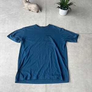 Patagonia Men's Blue and Navy T-shirt